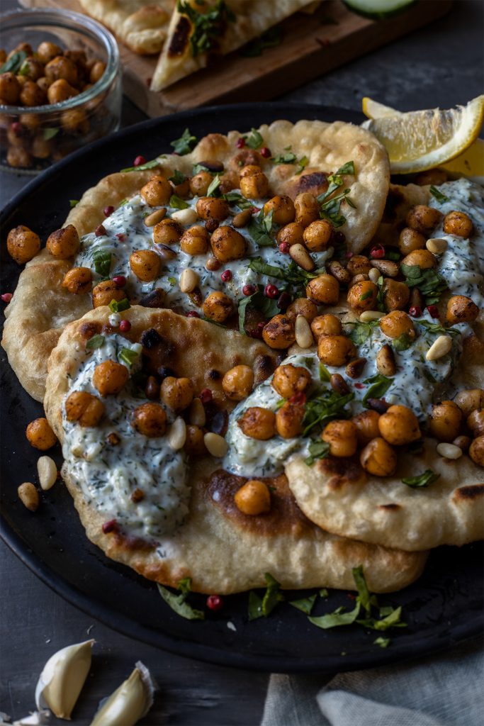Veganes Naan Brot aus der Pfanne